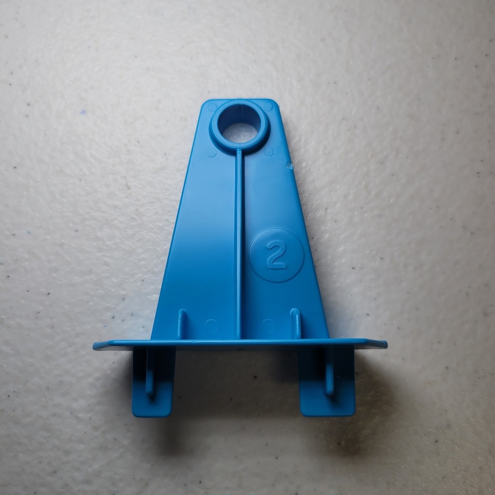 2004 Mouse Trap Replacement Piece Blue Gear Support 2 Part‎